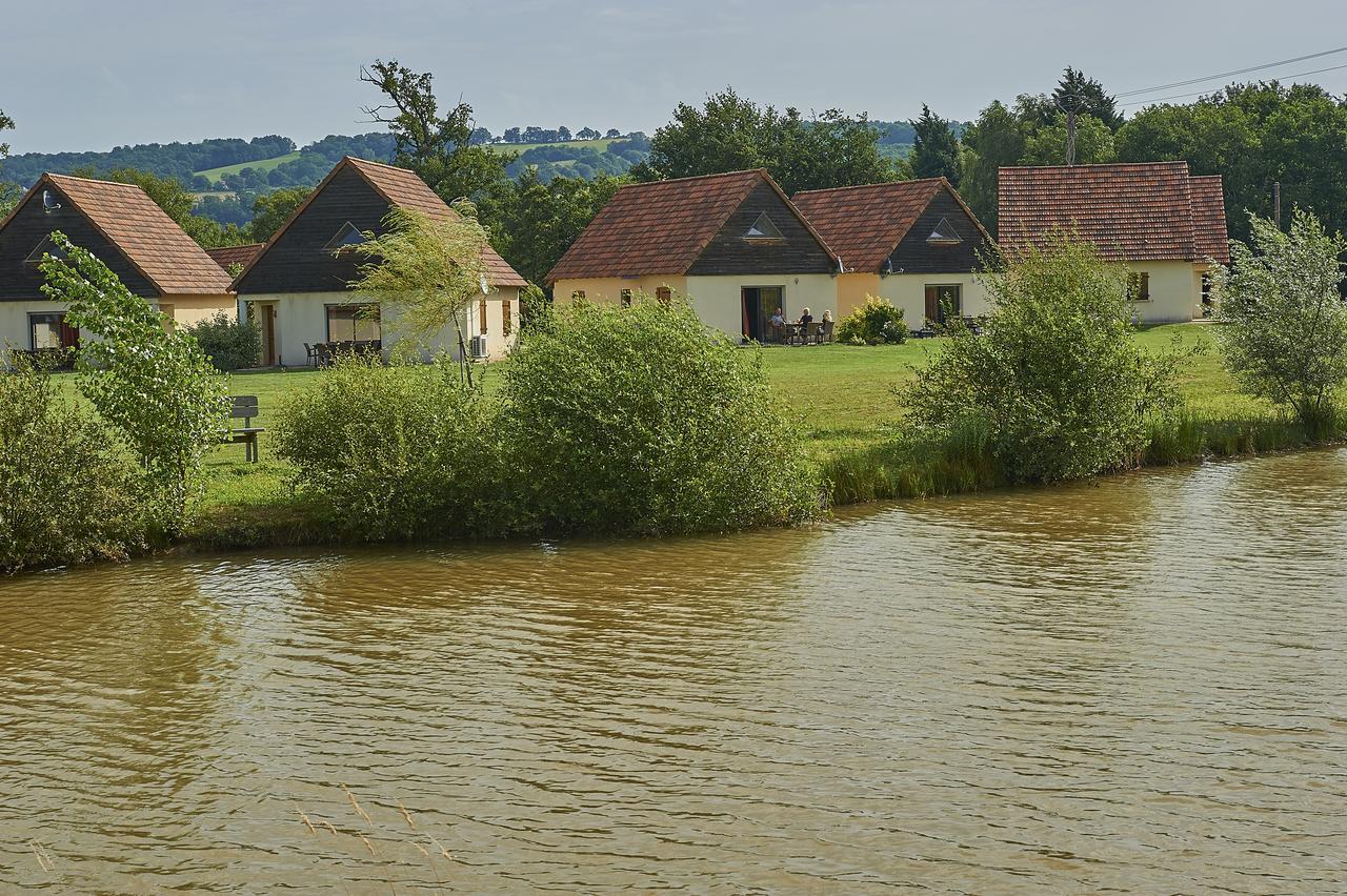 Le Lac Bleu Hotel Lacapelle-Marival Exterior foto